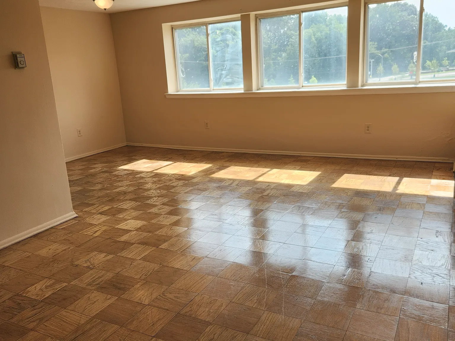 2 bed, 937 sqft, $1,500 — Photo 2