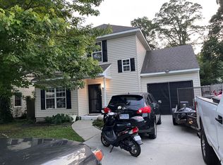 1615 Hawthorne Dr, Chesapeake, VA 23325