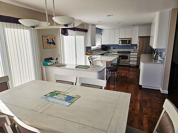 3rd image of 739 Rachelle Dr