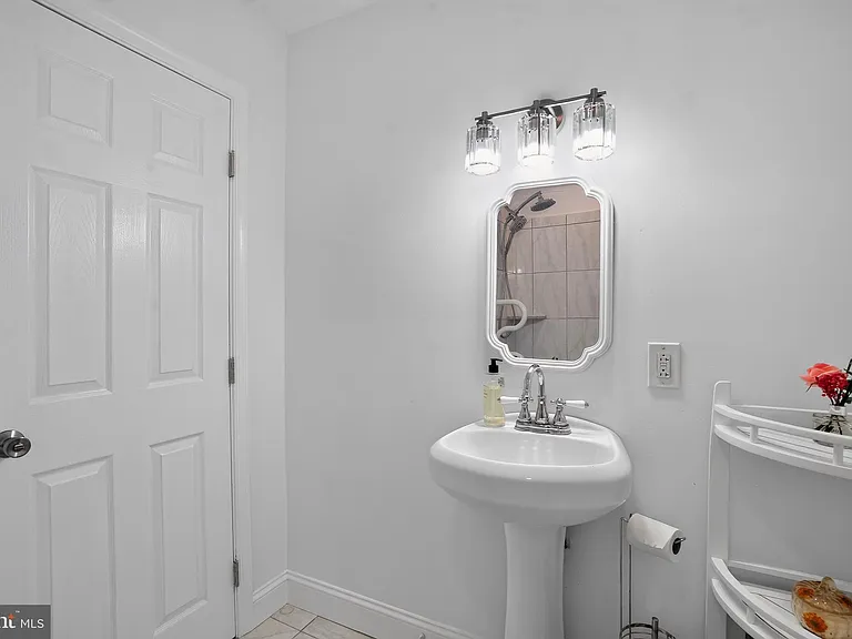 137 Walker Ln — Photo 21