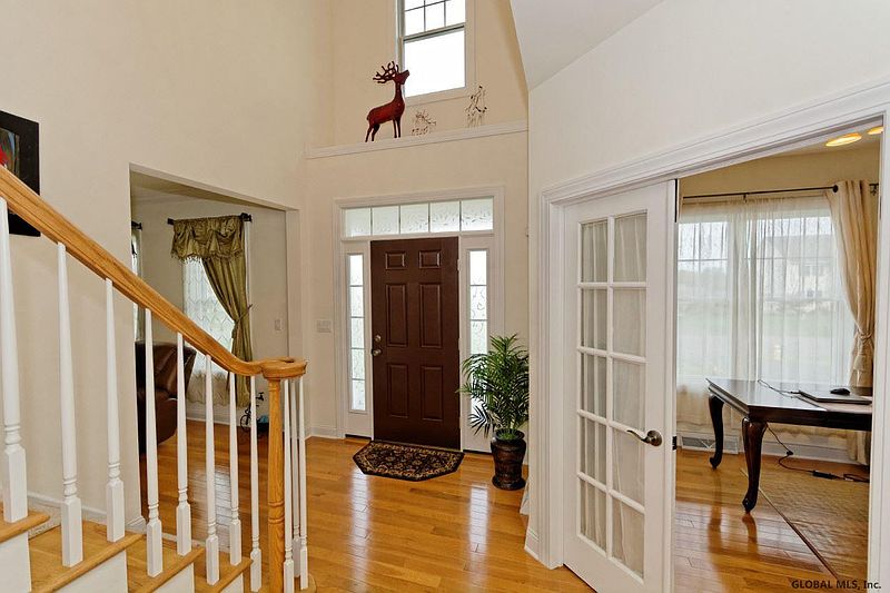 3rd image of 24 MISTY MEADOW Way