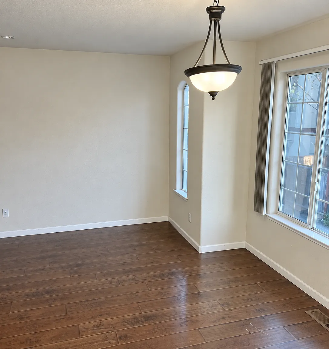 3 bed, 2.5 bath, 1780 sqft, $5,100 — Photo 3