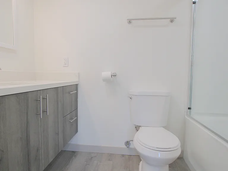115 W Cypress St — Photo 9