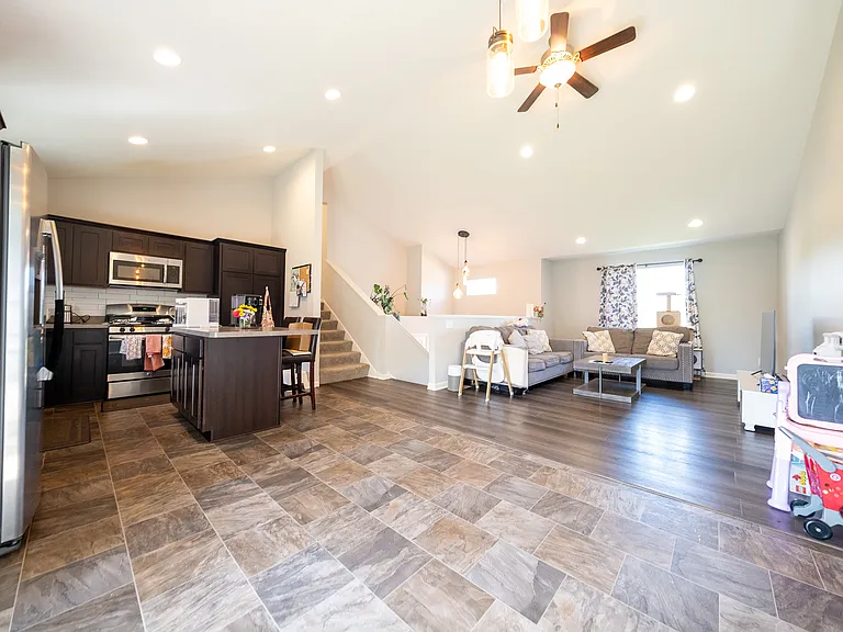 316 Art St NW — Photo 5