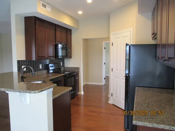 465 Redwood Ln, Lewis Center, OH 43035