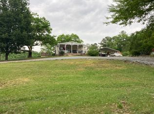 695 Midway Estates Rd, Jacksons Gap, AL 36861