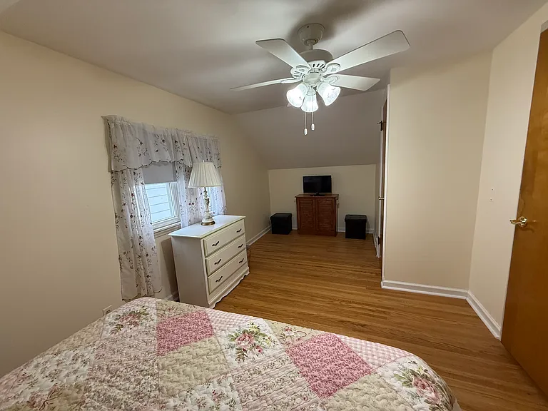 Arbordale Ave — Photo 19