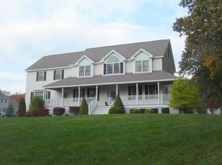 213 Pine Hill Rd, Chelmsford, MA 01824