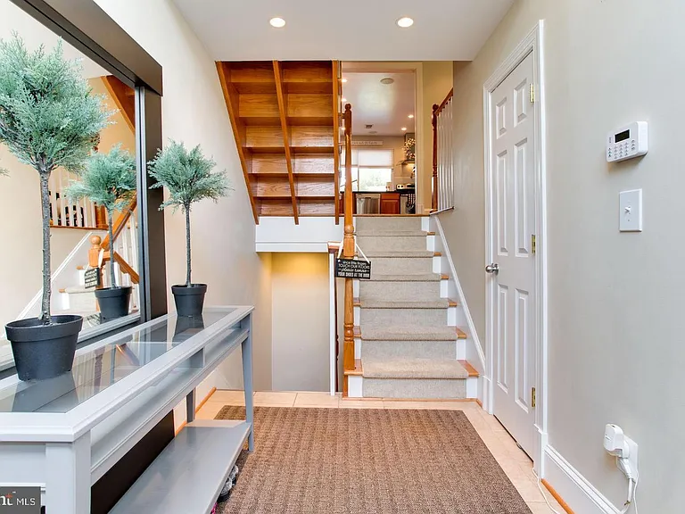 5407 Helm Ct — Photo 3