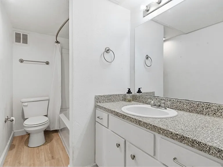 4112 Bowser Ave #205 — Photo 19