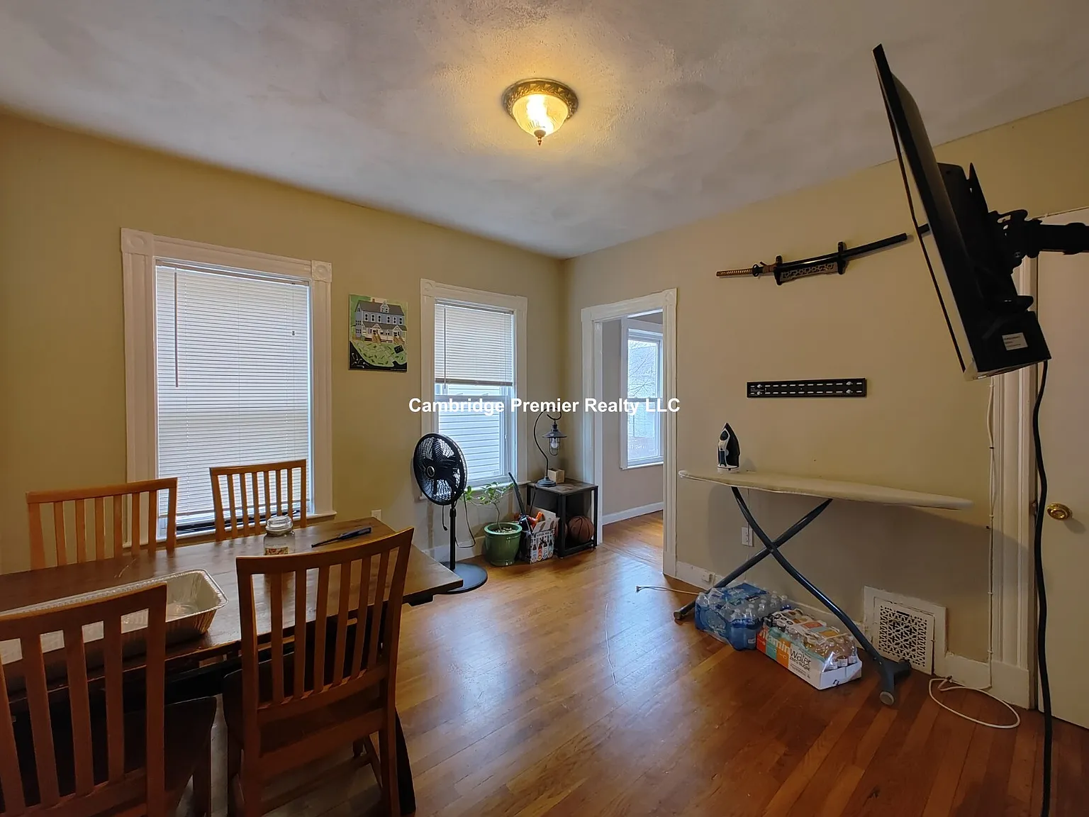 4 bed, 1300 sqft, $4,225 — Photo 2