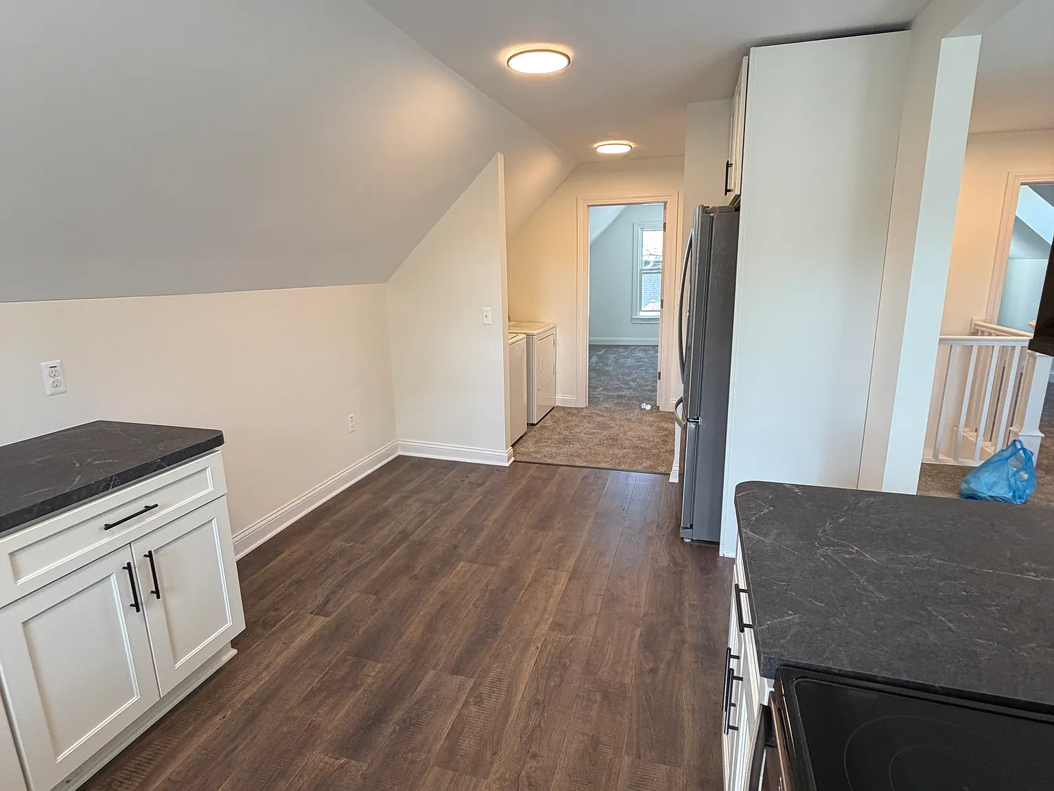 2 bed, 950 sqft, $1,300 — Photo 3