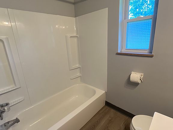 4th image of 60 Sunnyside Ln #58