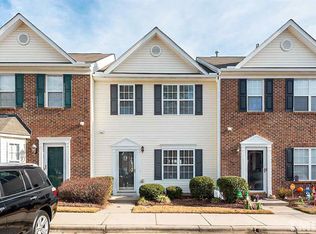 26 Edgebrook Cir, Durham, NC 27703