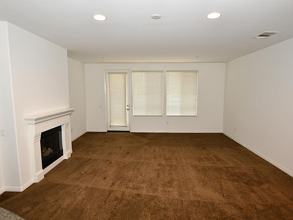 4th image of 1708 Tanager St APT 204