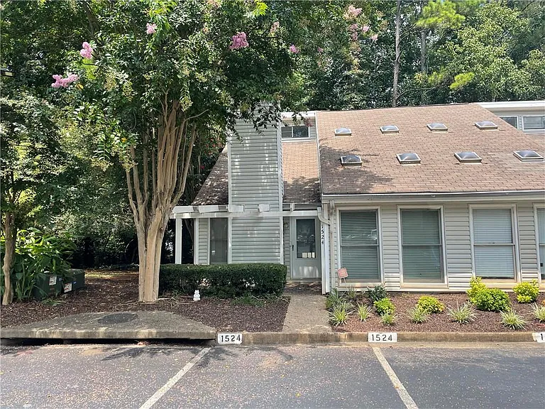 1524 Planters Ridge Ln — Photo 1