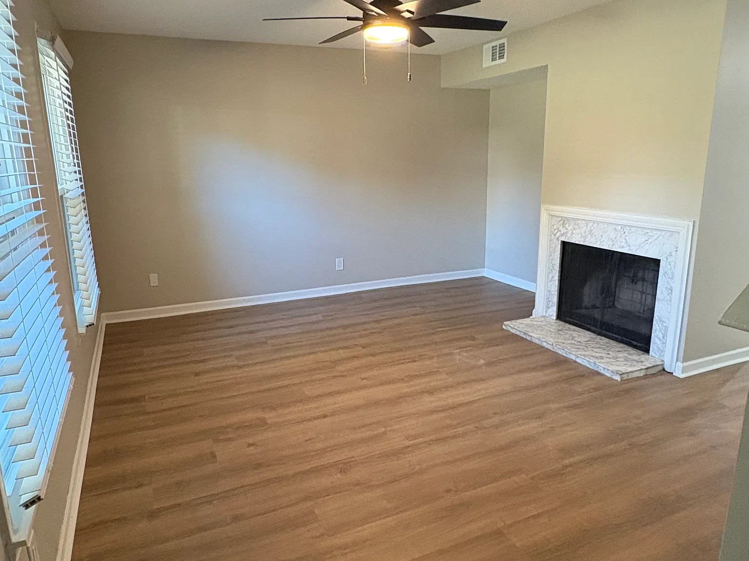 2 bed, 2.5 bath, 1455 sqft, $1,575 — Photo 3