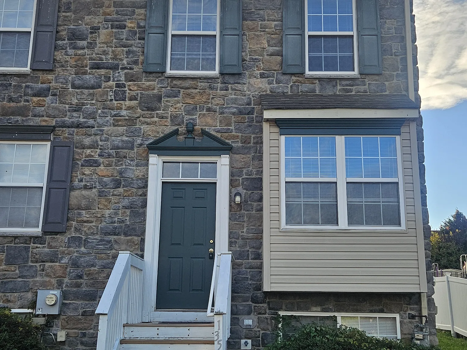 135 Vince Dr — Photo 1