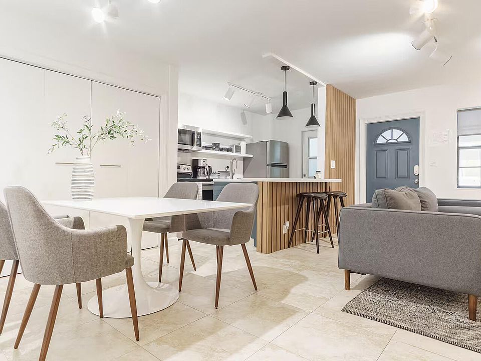 1st image of 2404 NE 33RD Avenue #4