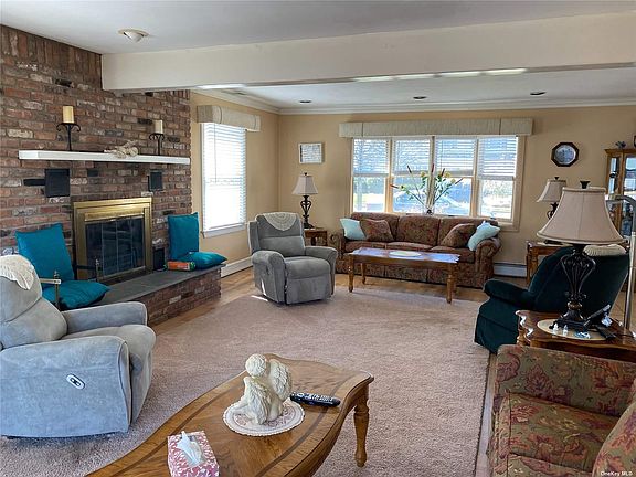 4th image of 4031 Darby Ln