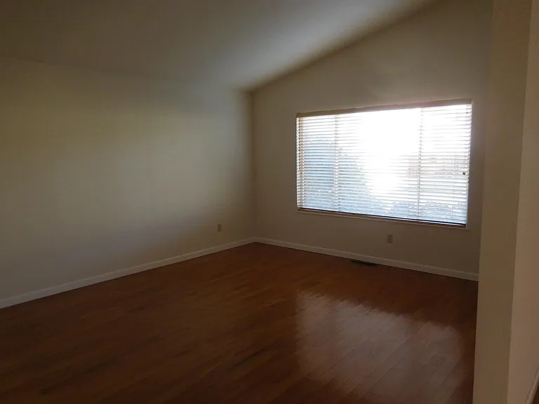 379 Firelight Dr — Photo 8