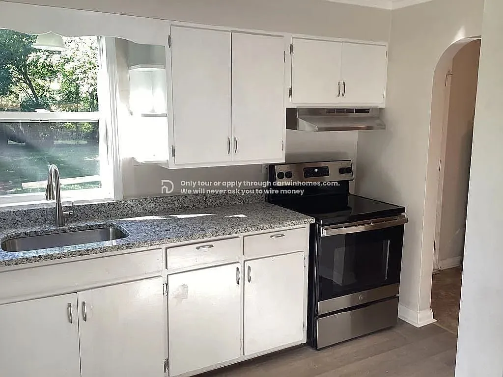 4 bed, 1.0 bath, 1248 sqft, $1,597 — Photo 3