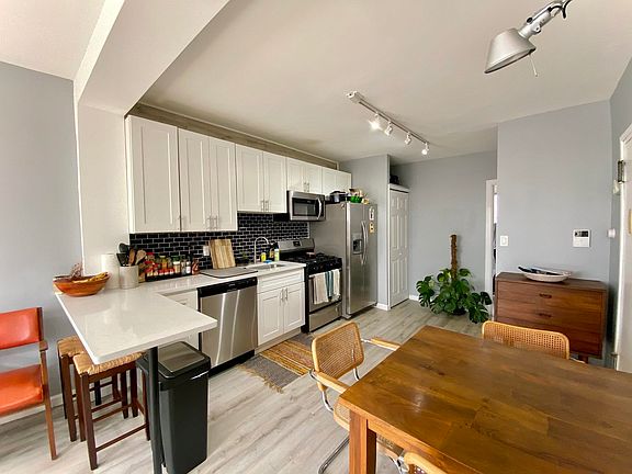 2nd image of 332 Communipaw Ave APT 3