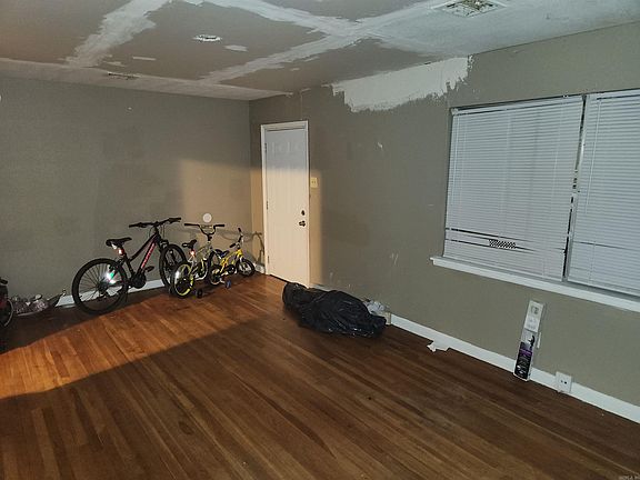 2nd image of 10017 Chicot Rd