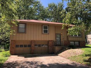 409 SW 24th St, Blue Springs, MO 64015