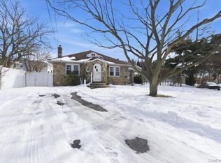 801 Main St, Farmingdale, NY 11735