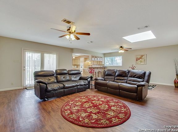 5th image of 505 River Oak Dr