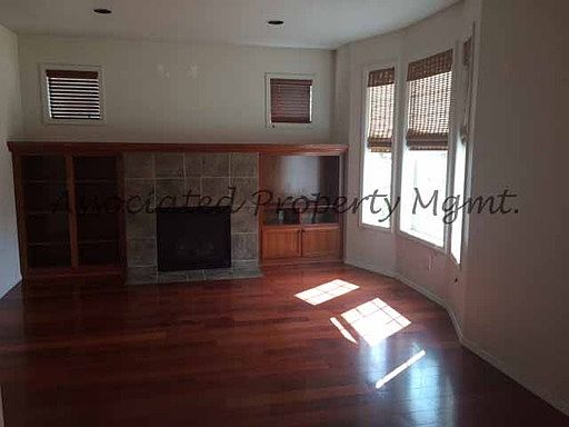 4th image of 1115 SE Leander St