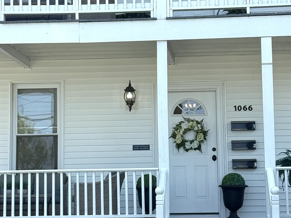 1066 Forest Ave #1