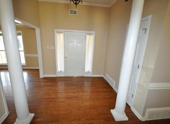 4th image of 2812 Darolyn St