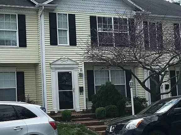 2 bed, 2.5 bath, 1154 sqft, $1,700 — Photo 3