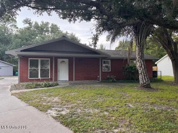 2817 Pleasant St, Pascagoula, MS 39581