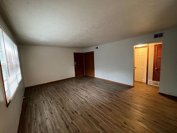 4th image of 4516 Izard St APT 4
