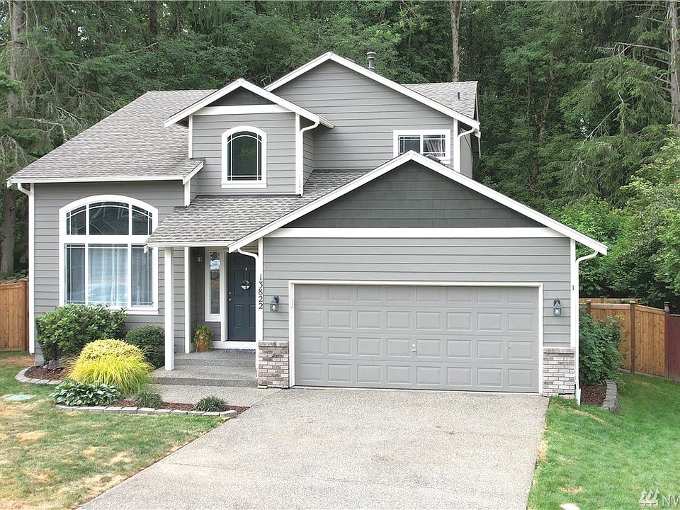 Great HOME ~ Fantastic Price! Turn-key... Making life easy.  Excellent condition... Inside and out! Top of the cul-de-sac location, GREENBELT Home Site...  Peaceful and Quiet with Awesome Privacy...  You'll love that this lot backs up to approx. 9 acres of community owned open-space.  NICE exterior paint, NEW ROOF and so much more.   