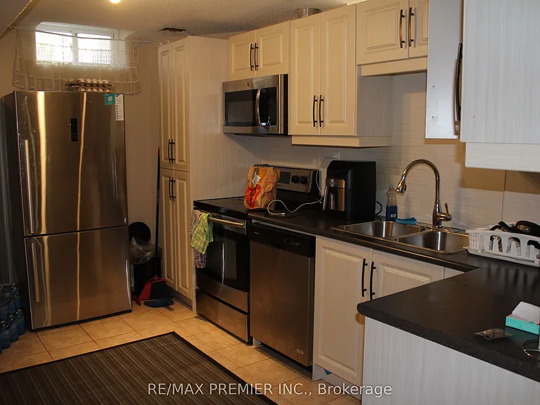 262 Isaac Murray Ave #BASEMENT — Photo 3