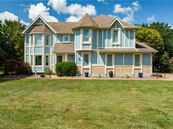1090 NE Blackwell Rd, Lees Summit, MO 64086
