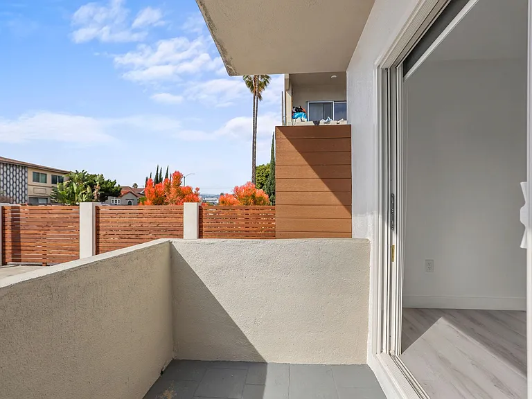 2034 S Garth Ave — Photo 32