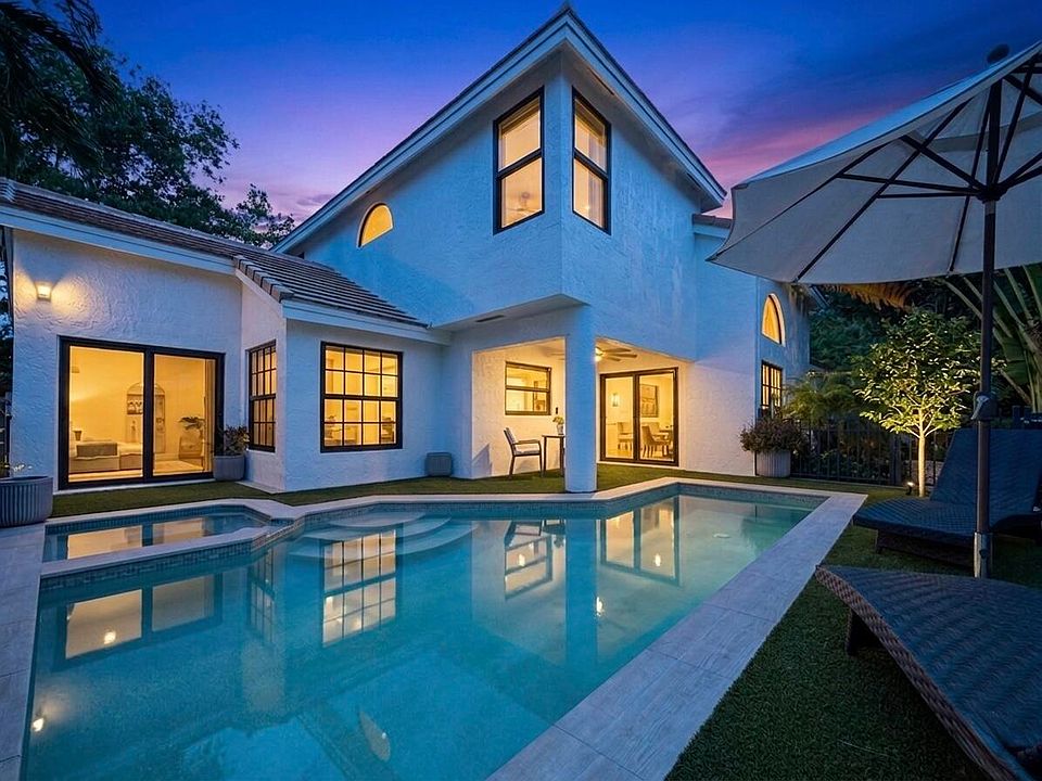 1st image of 240 Sherwood Forest Drive