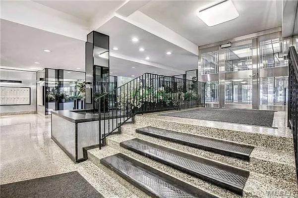 Sold by Redfin Real Estate | media 10