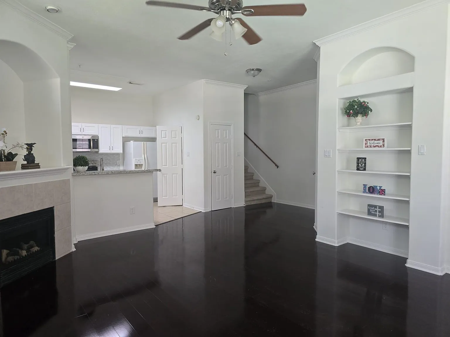 2 bed, 2.5 bath, 1252 sqft, $1,800 — Photo 4