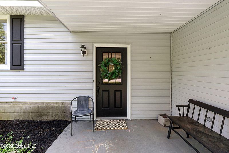 3rd image of 67 Meadow Rue Place