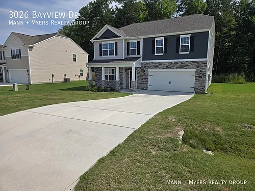 3026 Bayview Dr Photo 1