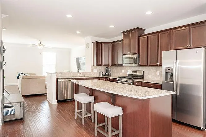 1006 Drayman Pl — Photo 15