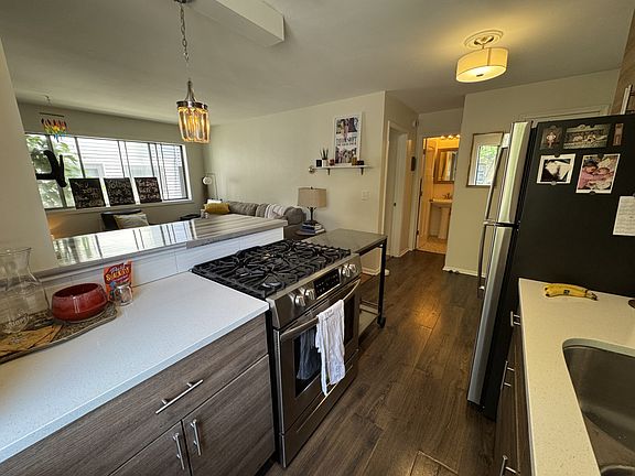 3rd image of 806 Franklin Ave W APT 201