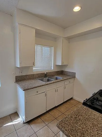 4342 W 130th St #12 — Photo 3