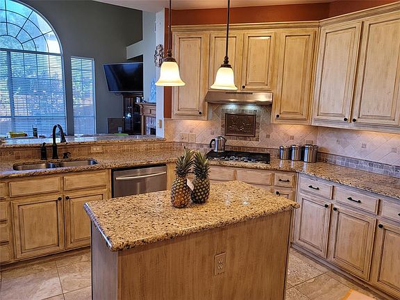 3rd image of 3021 Bryce Canyon Dr